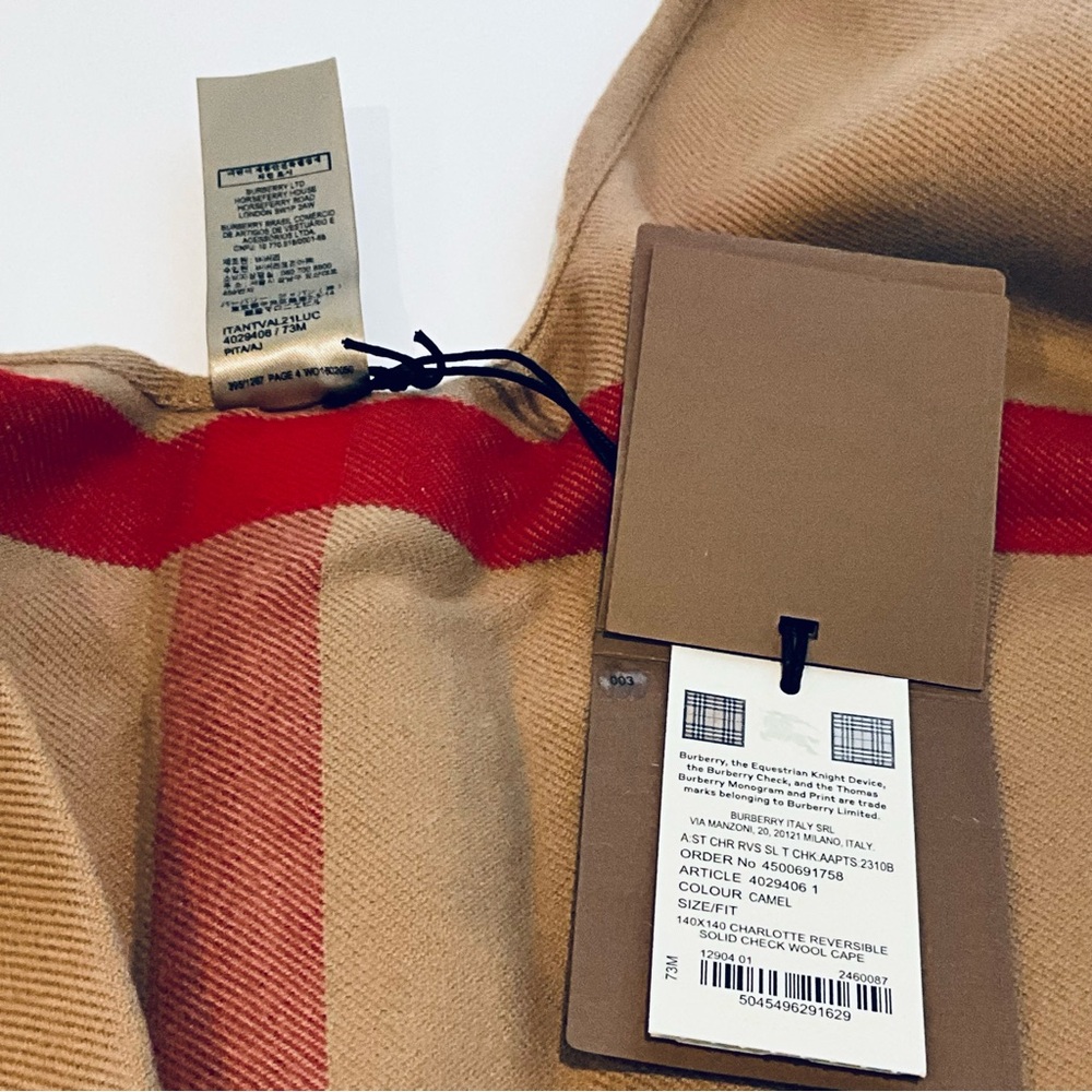 BURBERRY LONDON CHARLOTTE REVERSIBLE SOLID CHECK WOOL CAPE. - Picture 11 of 11